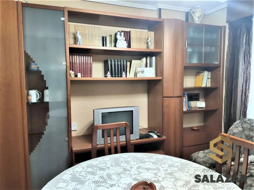 Sala d'estar de Pis de lloguer en Bilbao  amb Calefacció, Terrassa i Balcó