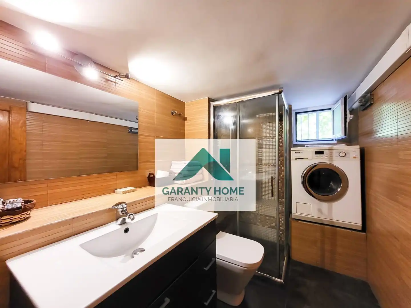 Bathroom of Apartments for rent in Villanueva de la Cañada  with Air Conditioner, Heating and Private garden