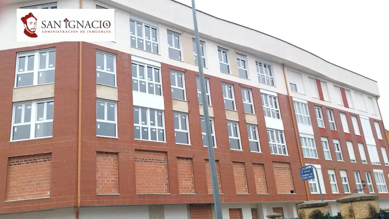 Vista exterior de Pis en venda en Villarcayo de Merindad de Castilla la Vieja amb Calefacció