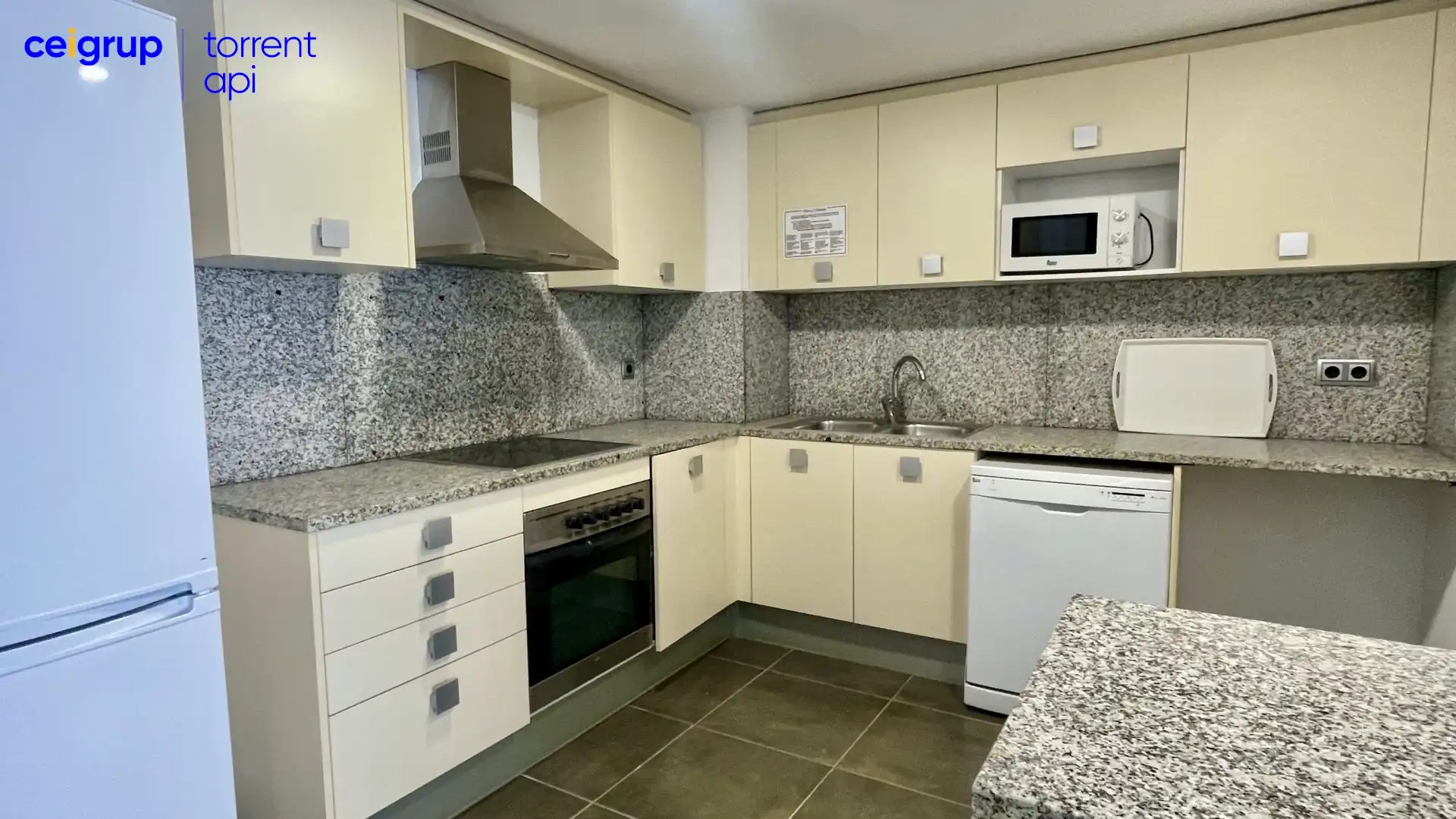 Cocina de Dúplex en venta en L'Estartit con Aire acondicionado, Terraza y Piscina