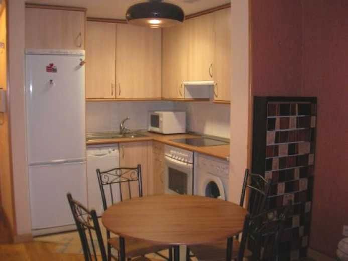 Cocina de Piso de alquiler en  Zaragoza Capital con Calefacción, Parquet y Amueblado