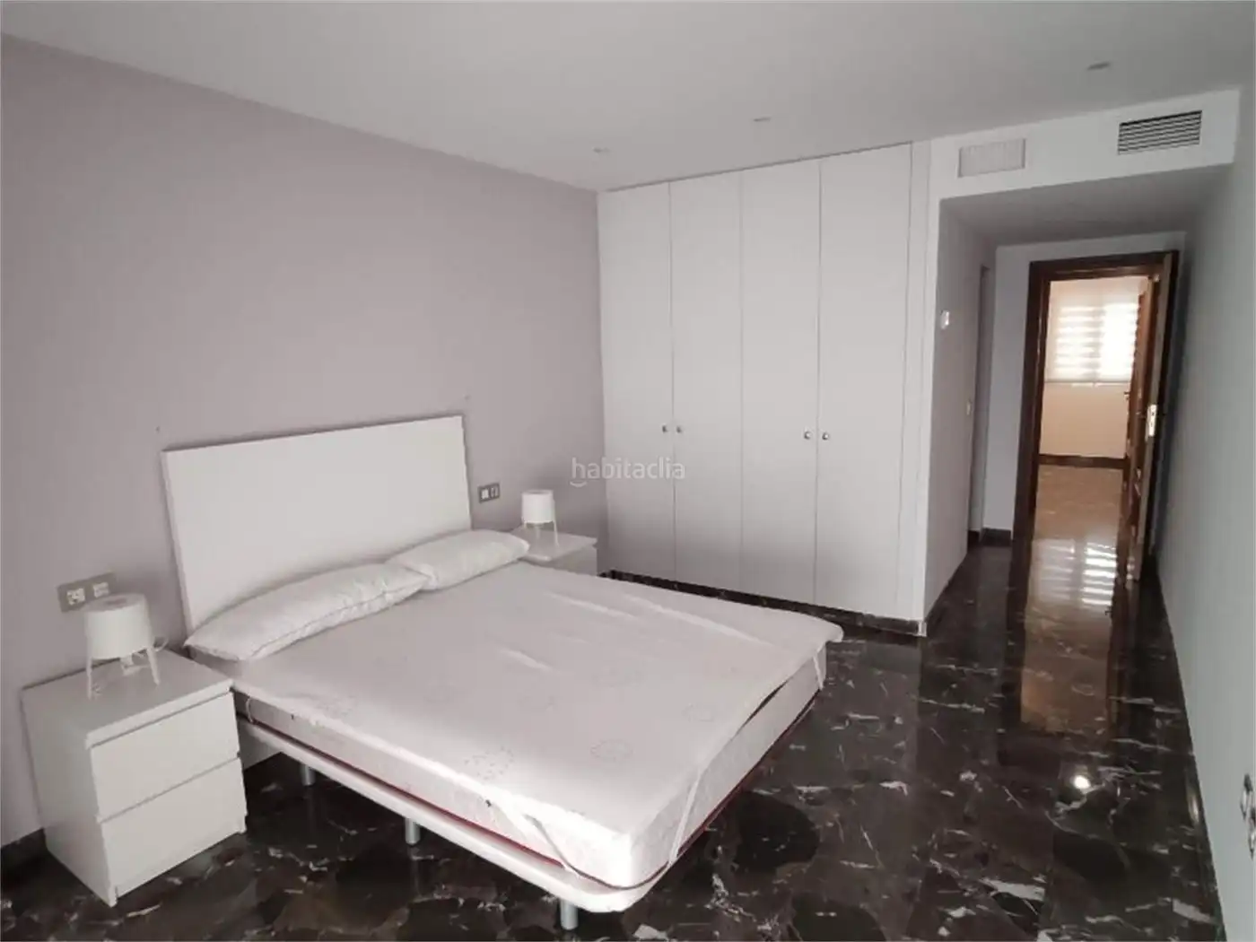 Piso con ascensor en venta en Calle Jerónimo Santa Fe 18, imagen 4