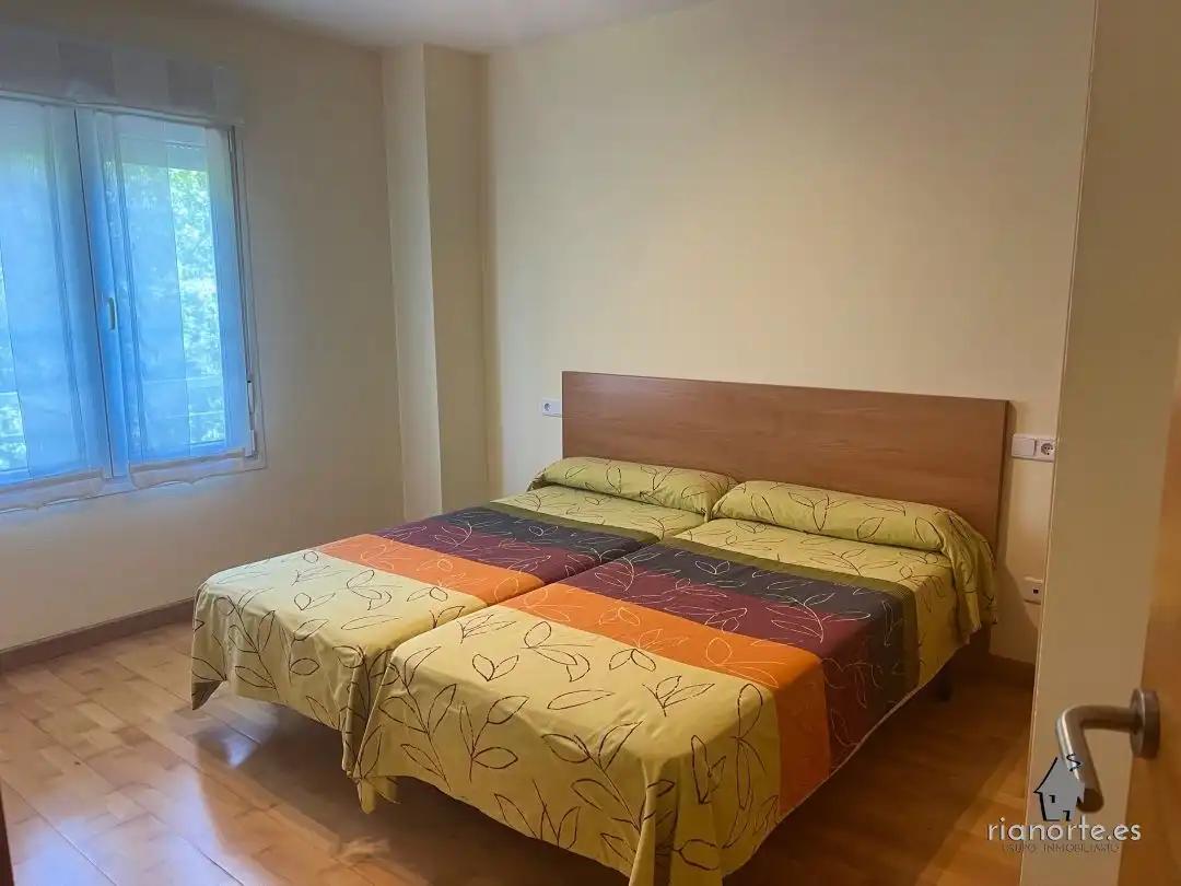 Habitación de Piso en venta en Ribadesella con Calefacción, Parquet y Trastero