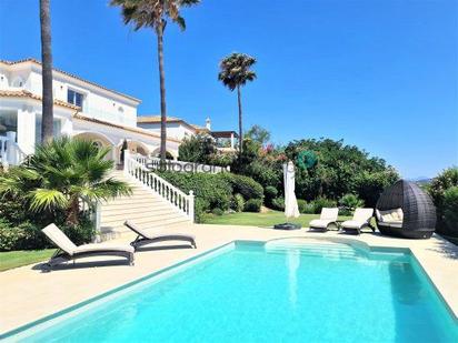 Jardí de Casa o xalet en venda en Sotogrande amb Aire condicionat, Terrassa i Piscina