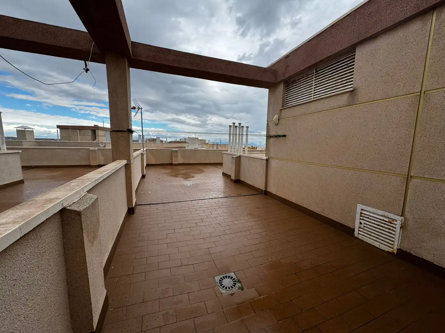 Terrasse von Dachboden zum Verkauf in Torrevieja mit Klimaanlage, Terrasse und Möbliert