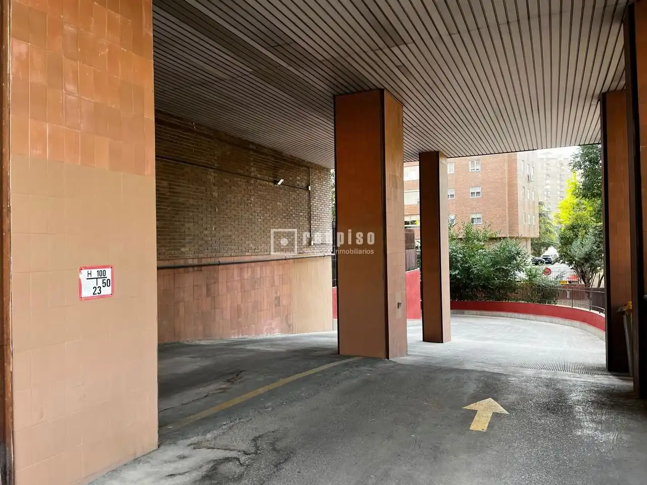 Parking of Garage for rent in Madrid