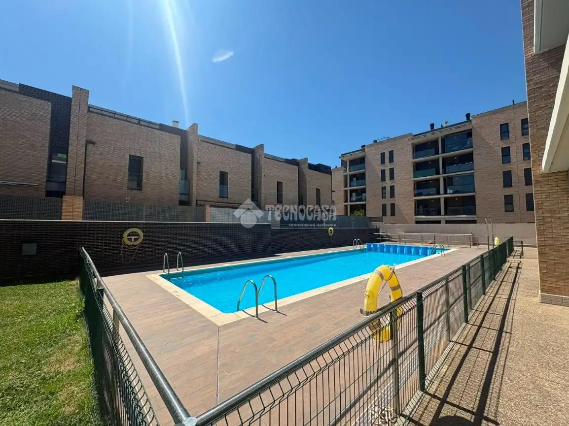 Swimming pool of Study for sale in Zaragoza  with Air Conditioner and Community pool
