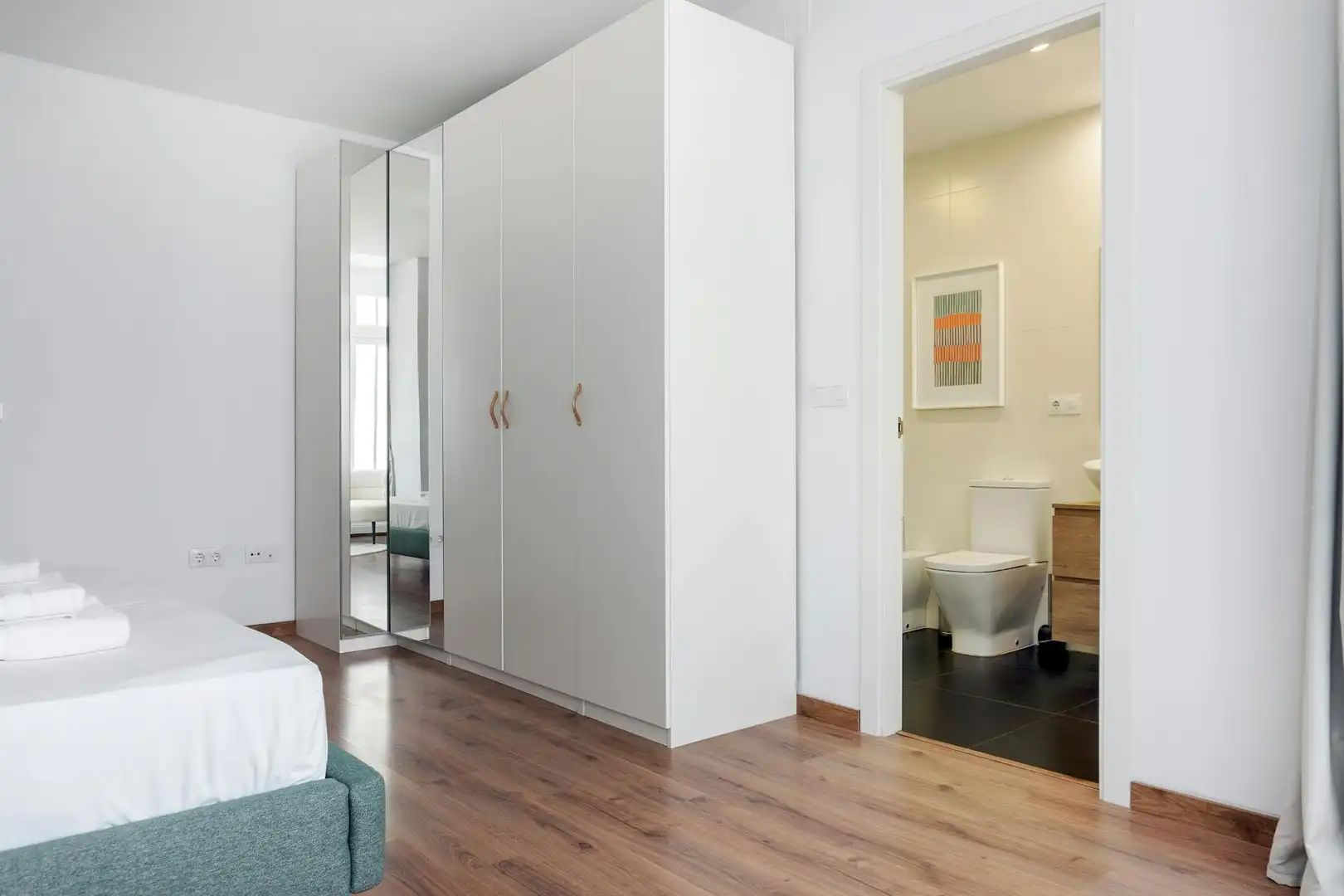 Schlafzimmer von Wohnung zur Miete in Valencia mit Klimaanlage, Heizung und Möbliert