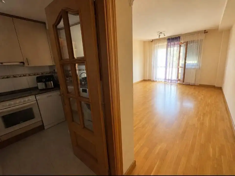 Piso en venta en La Puebla de Alfindén con Calefacción, Terraza y Trastero