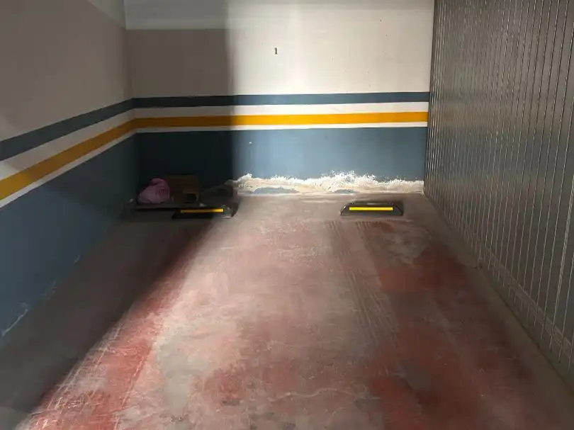 Garage for rent in Calle Juan de Mariana, 3, Centro