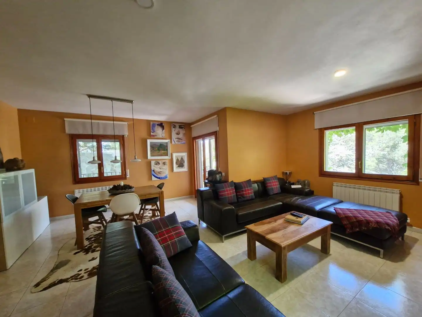 Living room of Houses for sale in Almoster  with Air Conditioner, Heating and Storage room