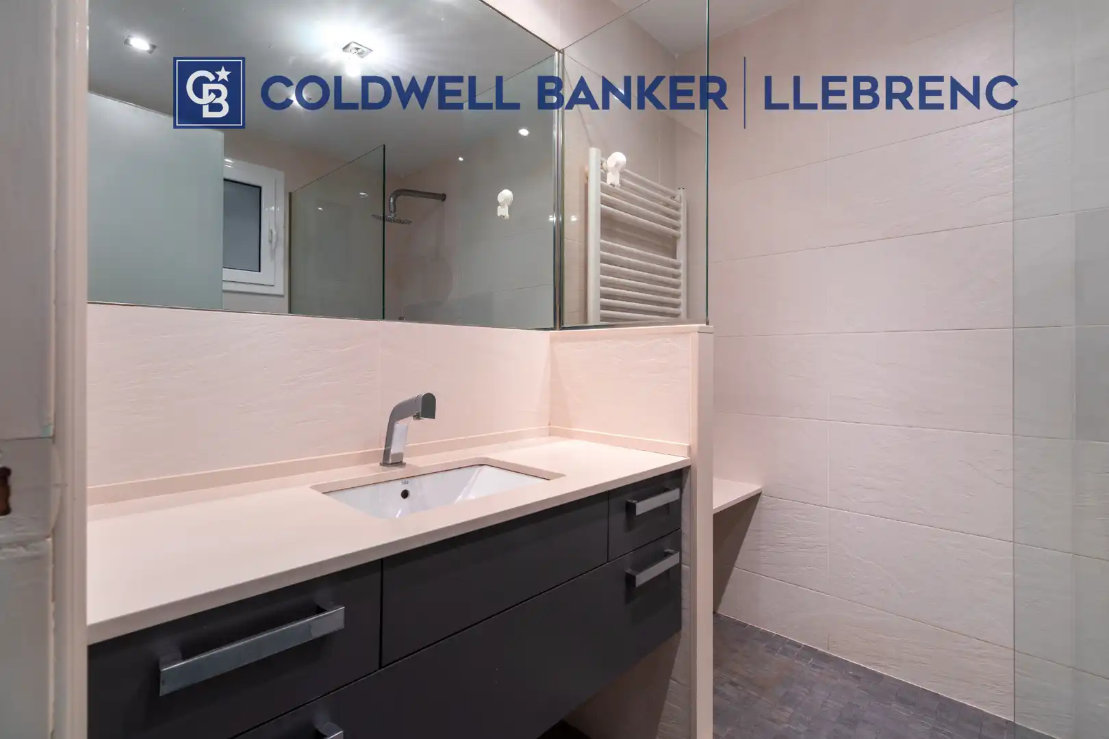 Baño de Piso en venta en Barcelona con Calefacción, Parquet y Terraza