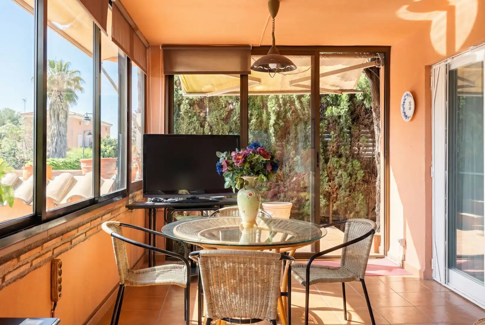 Comedor de Casa o chalet en venta en Castellón de la Plana / Castelló de la Plana con Aire acondicionado, Calefacción y Jardín privado
