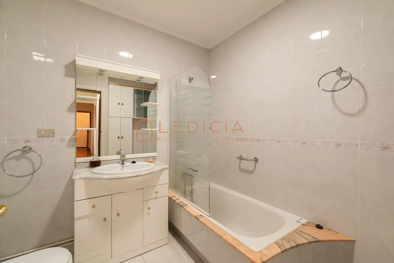 Piso en venta en García Barbón, 114, Centro - Areal