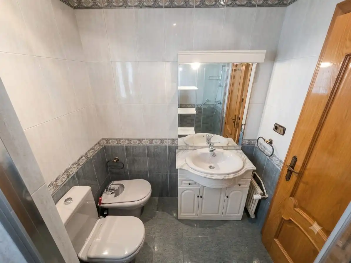 Baño de Piso en venta en Madrid con Aire acondicionado, Calefacción y Amueblado