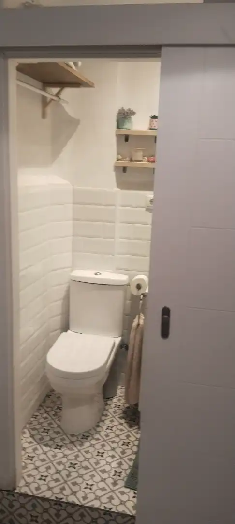 Badezimmer von Erdgeschoss zur Miete in Ribadesella mit Möbliert, Ofen und Waschmaschine