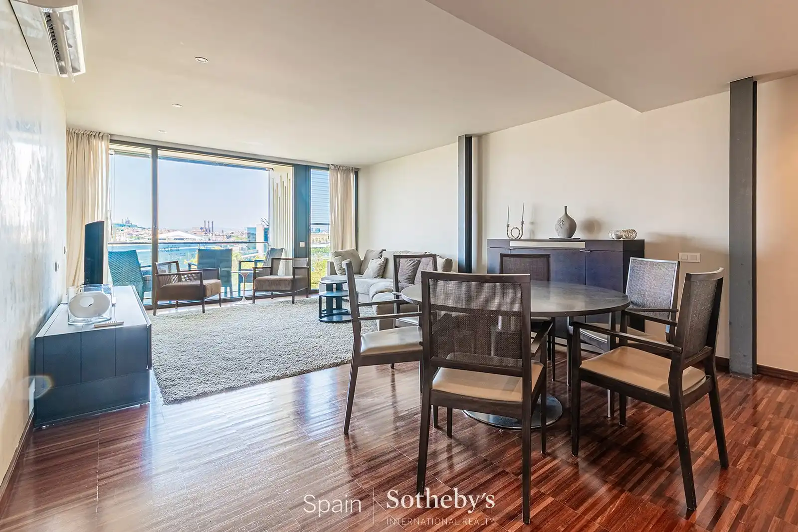 Sala de estar de Ático en venta en Barcelona con Aire acondicionado, Terraza y Piscina