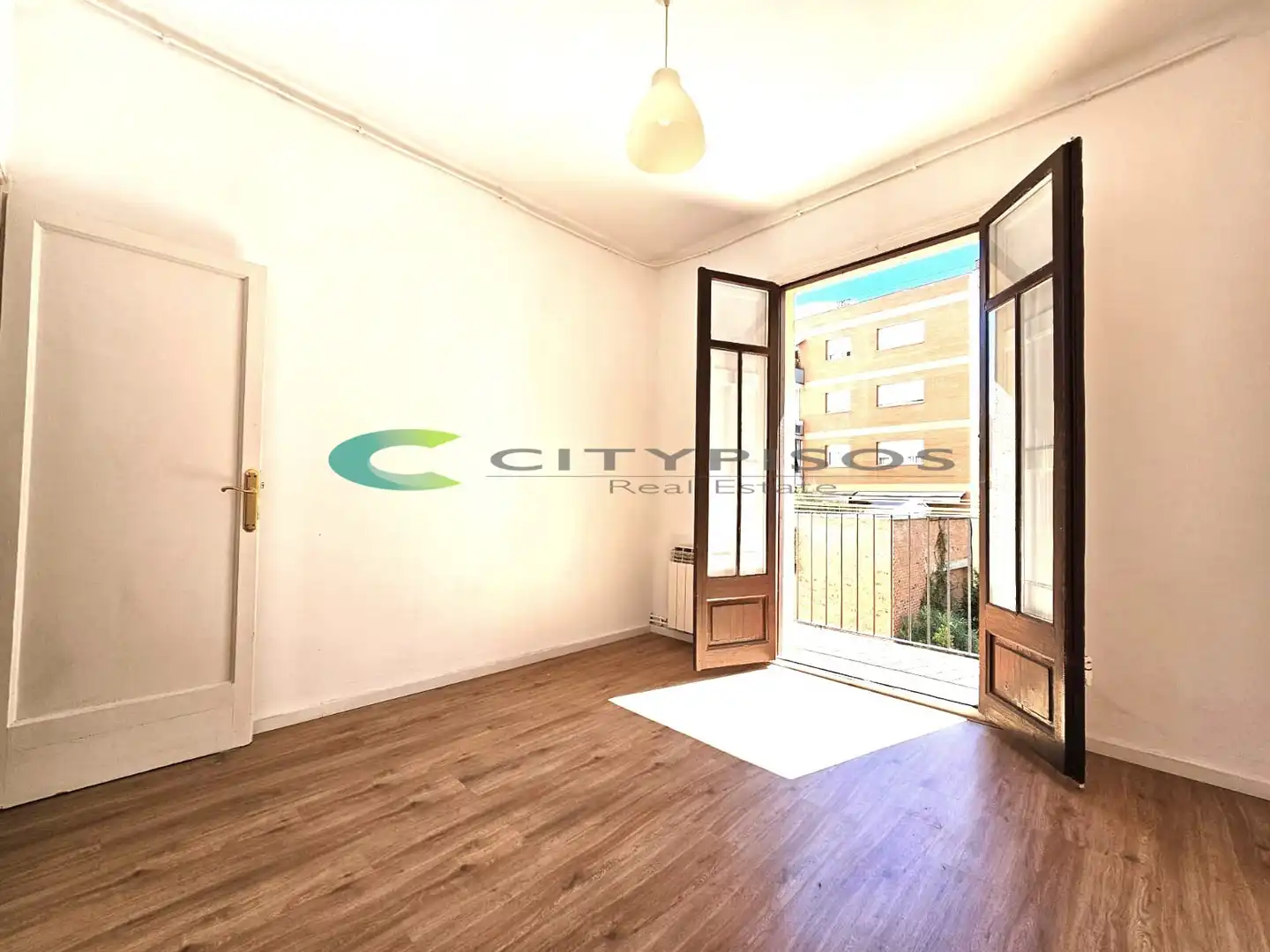 Flat for sale in Barcelona  with Heating, Parquet flooring and Oven