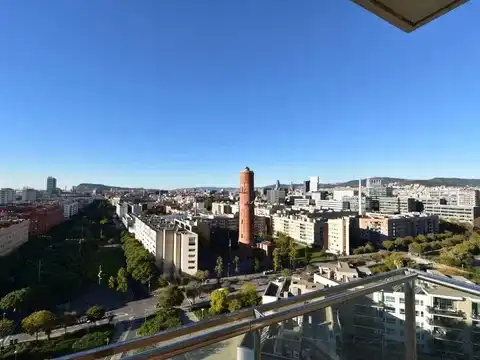 Vista exterior de Pis en venda en Barcelona amb Aire condicionat, Calefacció i Terrassa
