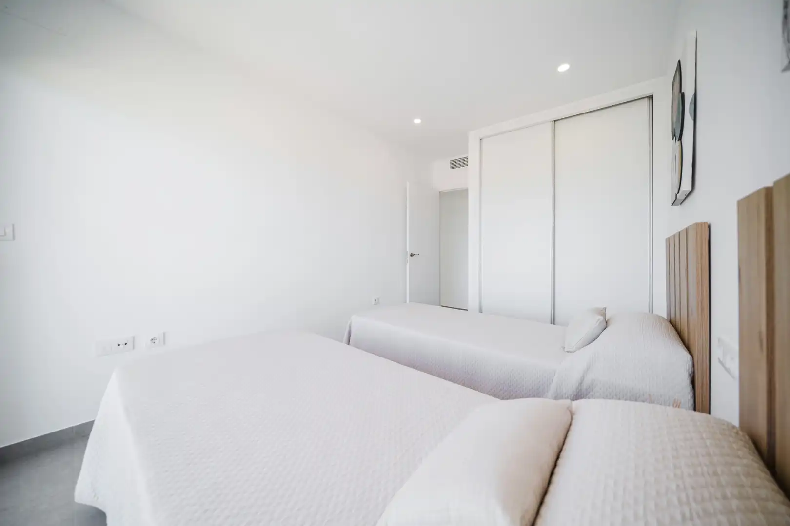 Dormitori de Apartament en venda en La Manga del Mar Menor amb Aire condicionat, Terrassa i Piscina