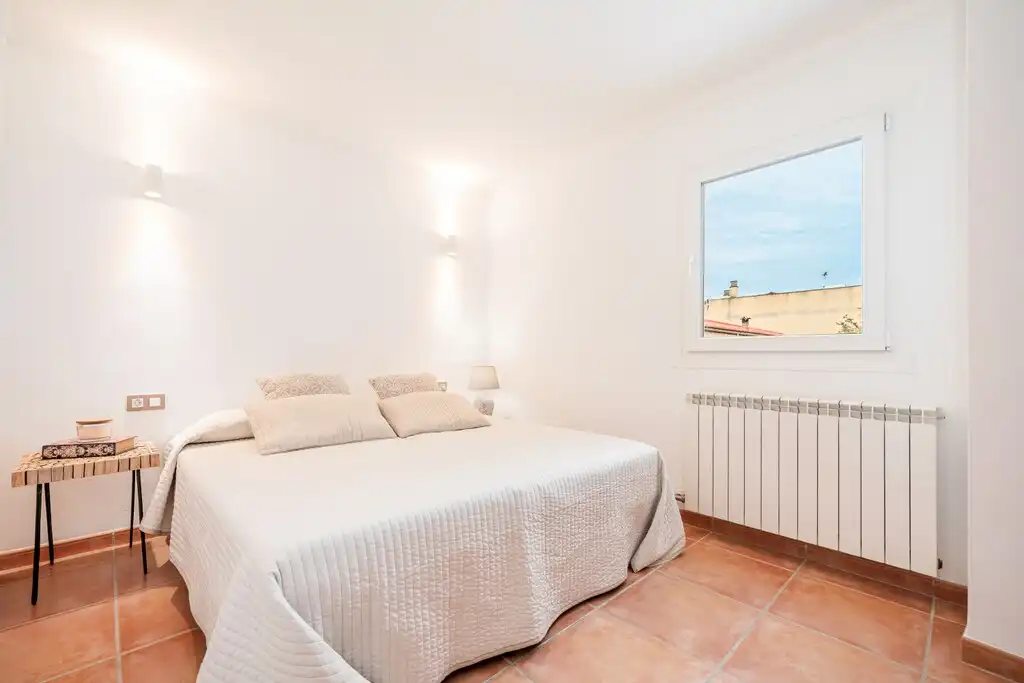 Schlafzimmer von Country house zum Verkauf in Consell mit Klimaanlage, Heizung und Terrasse