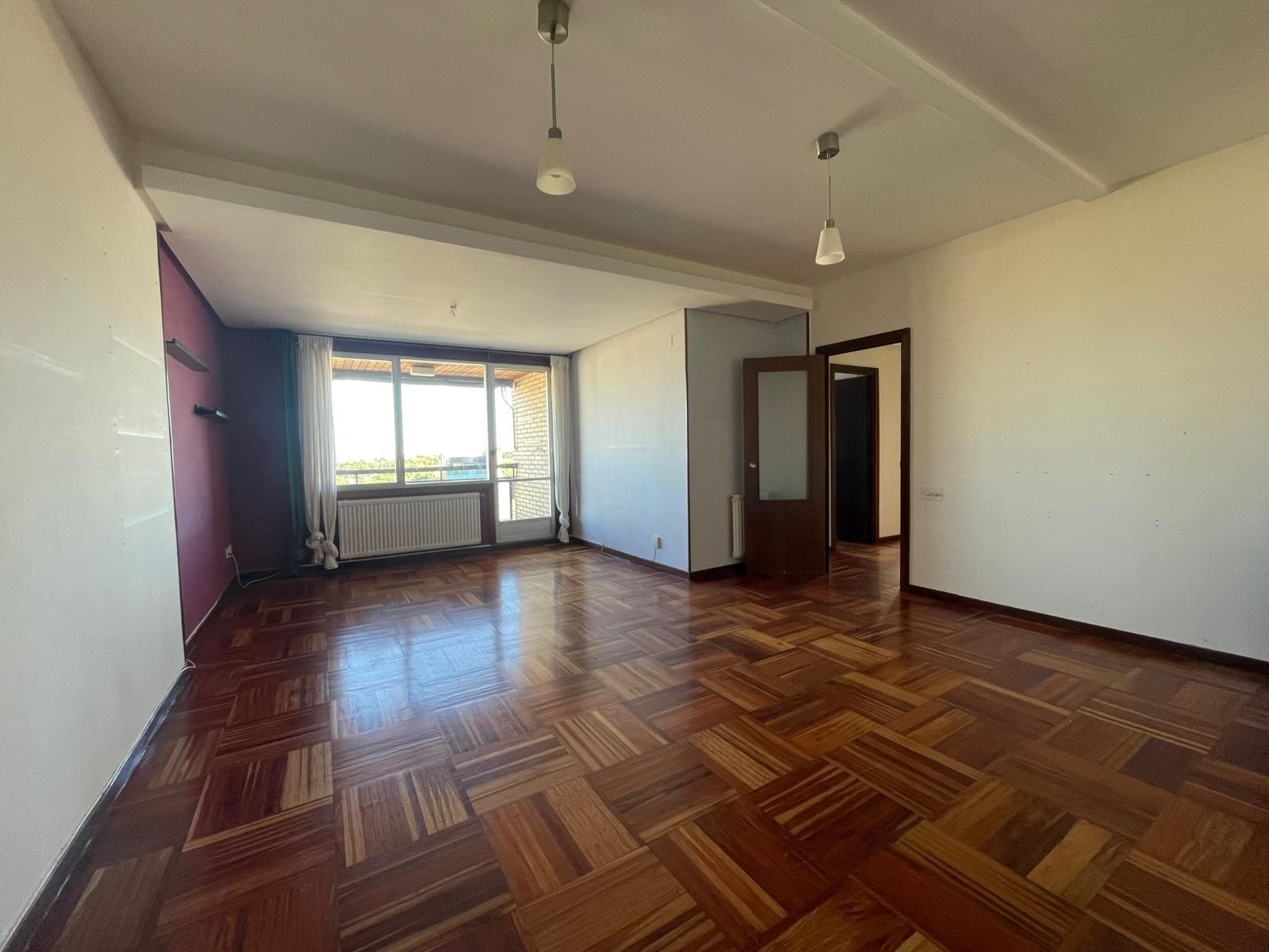 Sala d'estar de Pis de lloguer en  Zaragoza Capital amb Terrassa i Traster