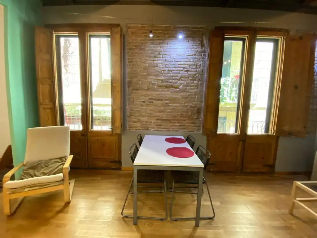 Dining room of Study for rent in Barcelona  with Air Conditioner, Heating and Parquet flooring