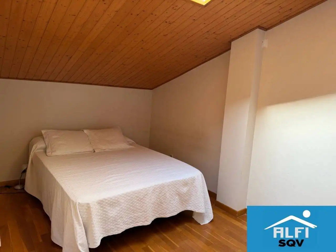 Habitación de Dúplex en venta en Sant Quirze del Vallès con Calefacción, Parquet y Terraza