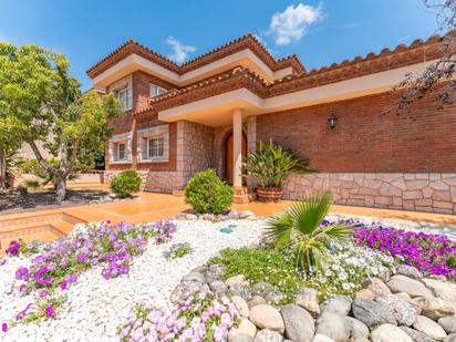 Vista exterior de Casa o xalet en venda en Castellvell del Camp amb Terrassa i Piscina