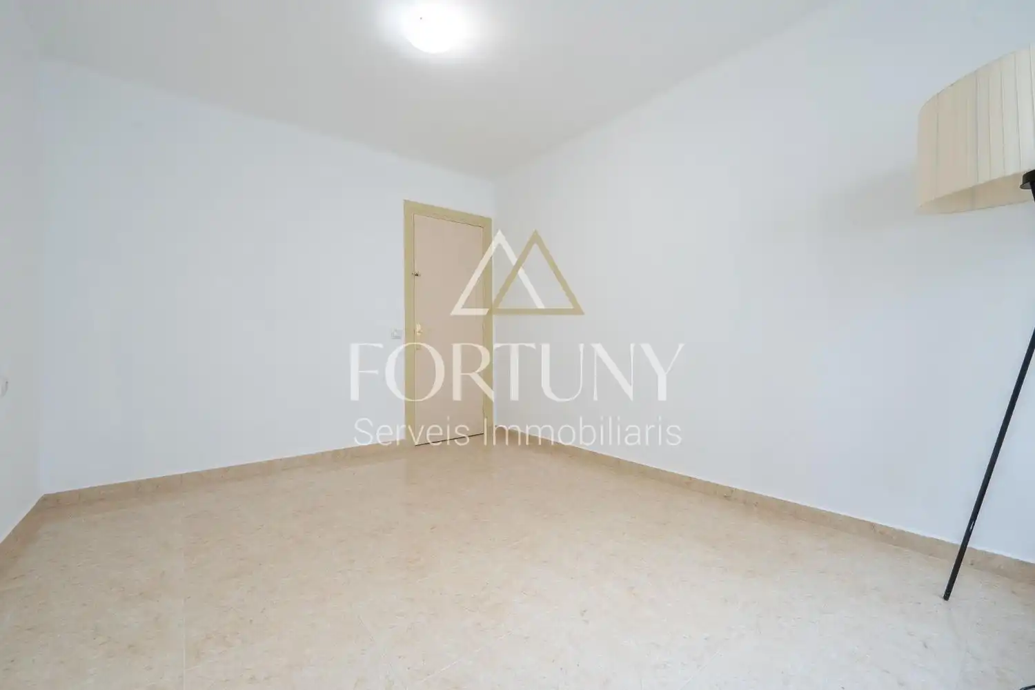 Flat with terrace for sale in del Carrilet 30, imagen 26