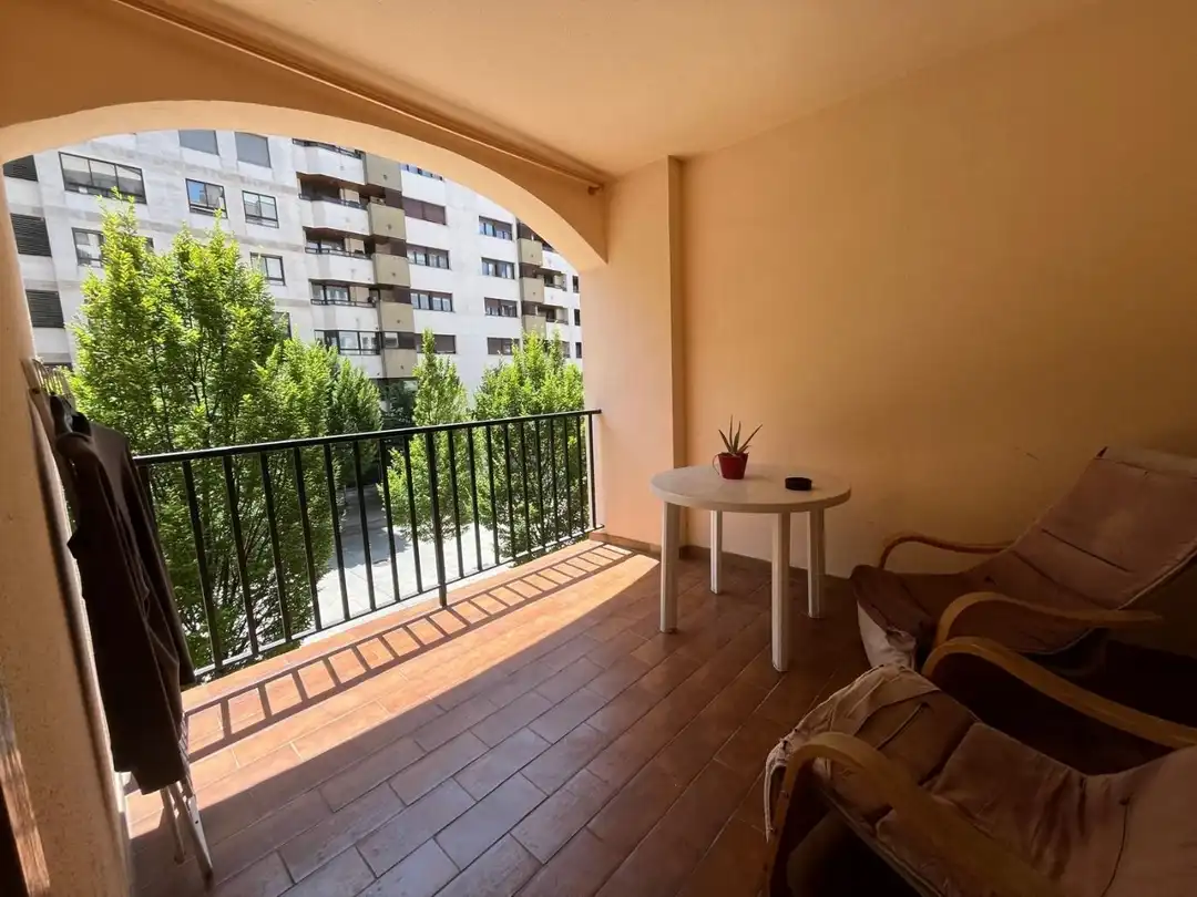 Terraza de Piso de alquiler en  Pamplona / Iruña con Calefacción, Terraza y Balcón