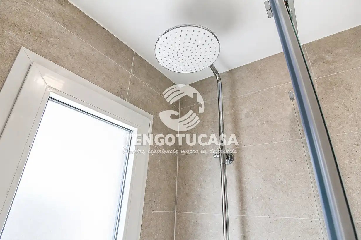 Bathroom of Flat for rent in Madrid  with Air Conditioner, Heating and Furnished