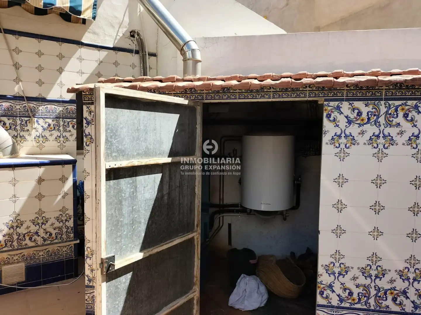Exterior view of Duplexes for sale in Villena  with Air Conditioner, Terrace and Storage room