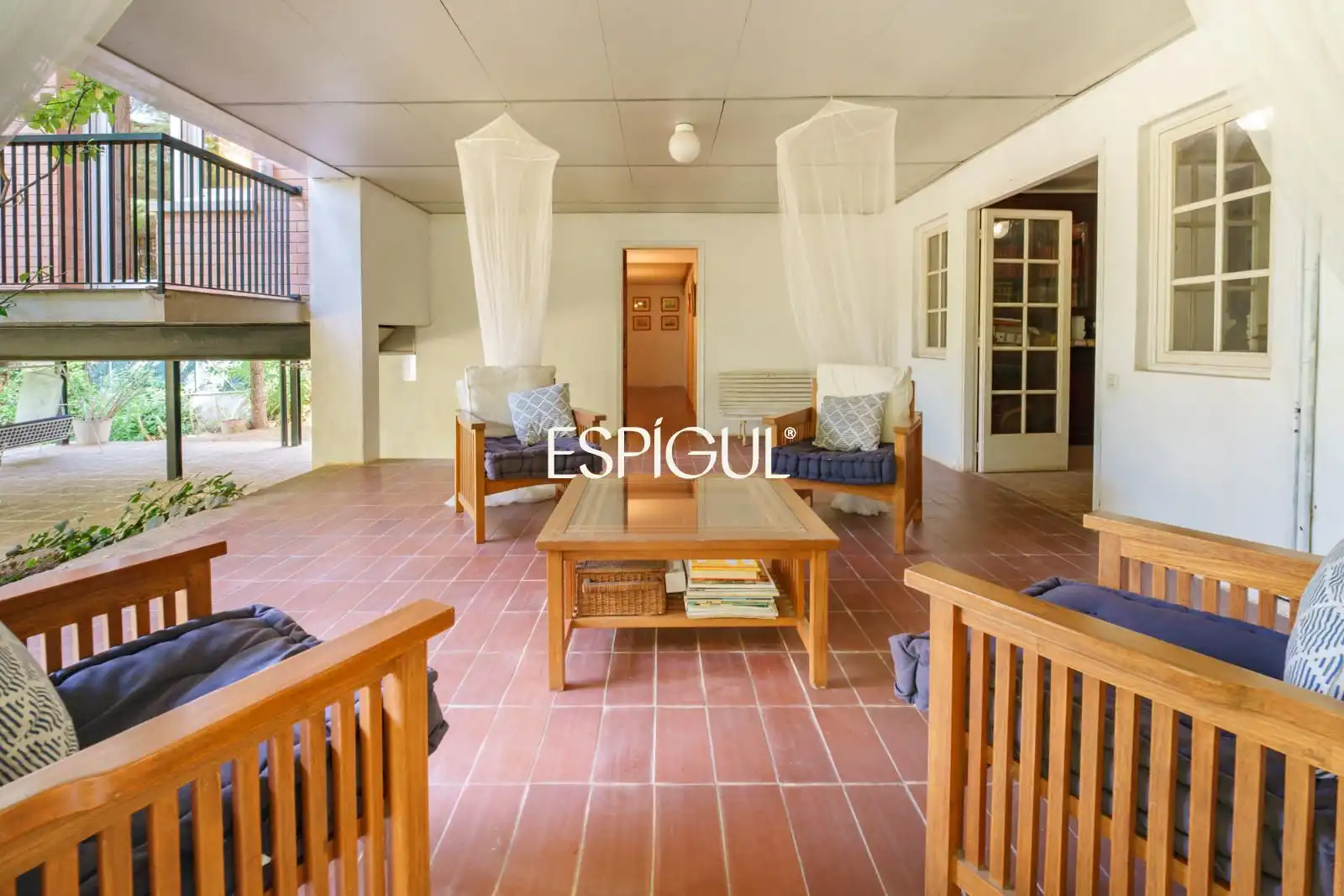 Sala de estar de Casa o chalet en venta en Cerdanyola del Vallès con Calefacción, Terraza y Trastero
