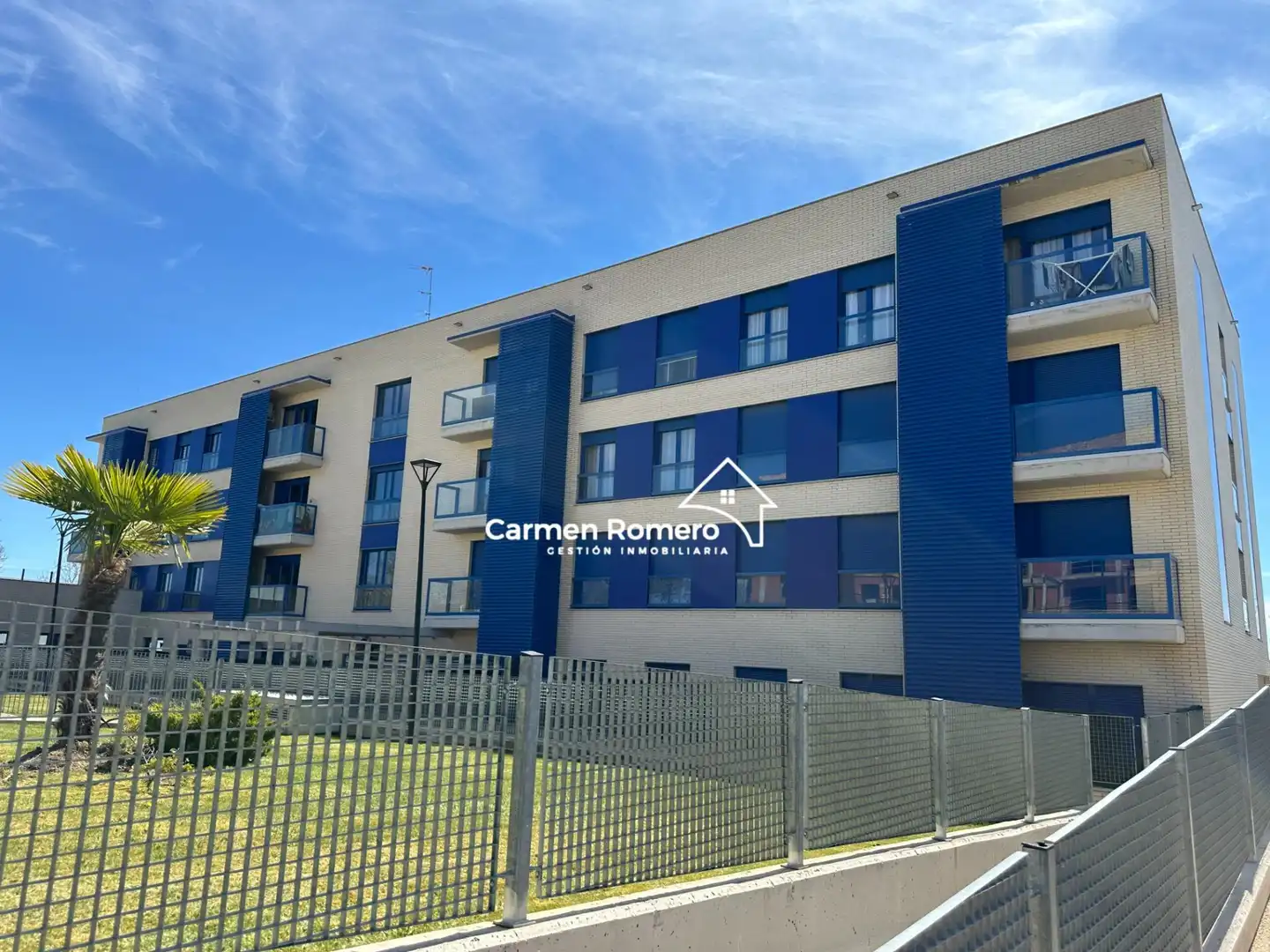Vista exterior de Apartamento en venta en Salamanca con Calefacción, Jardín privado y Balcón