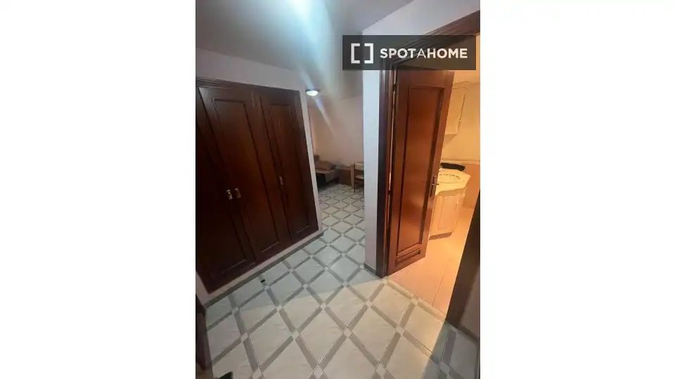 Room in Romareda