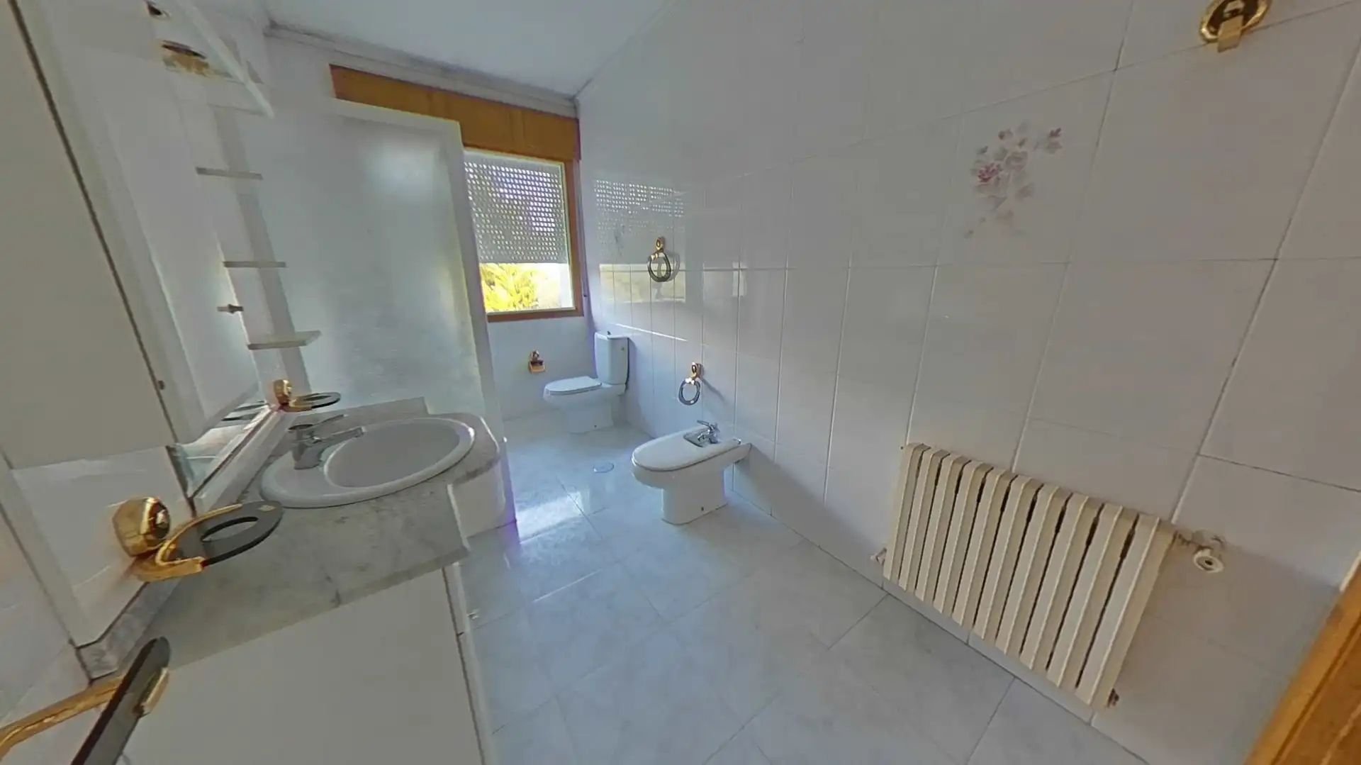 Bany de Casa o xalet en venda en Entrimo amb Calefacció, Jardí privat i Terrassa
