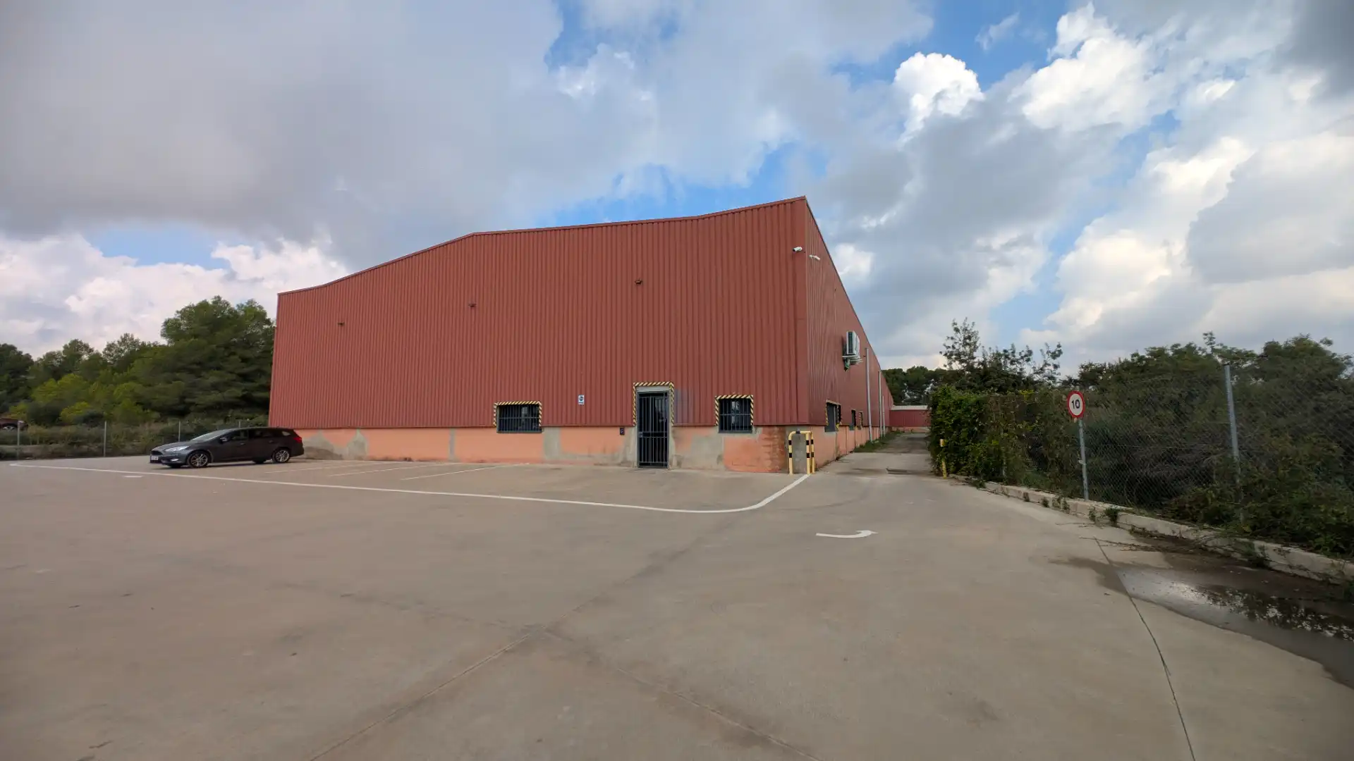 Nave industrial de alquiler en Perafort