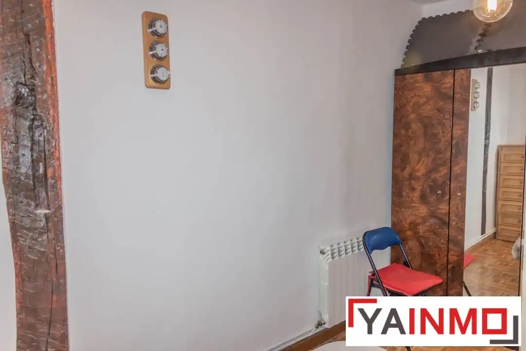 Habitación de Piso en venta en Vitoria - Gasteiz con Calefacción, Parquet y Balcón