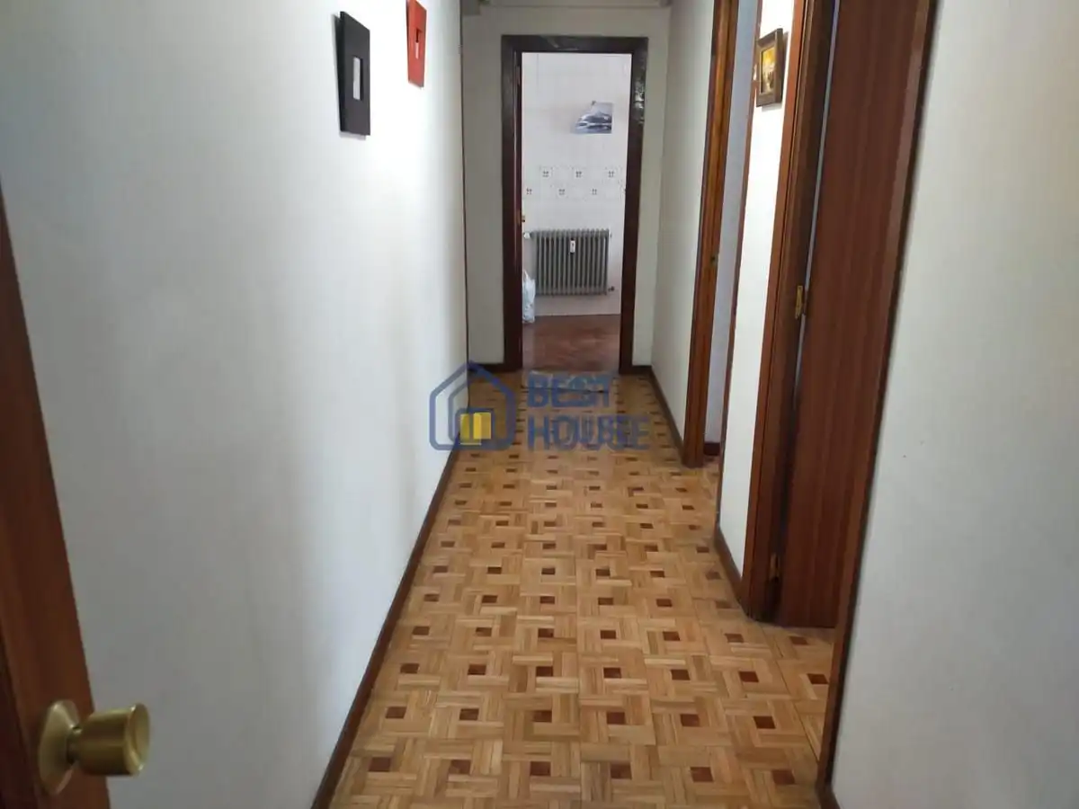 Piso de alquiler en León Capital  con Calefacción, Parquet y Amueblado
