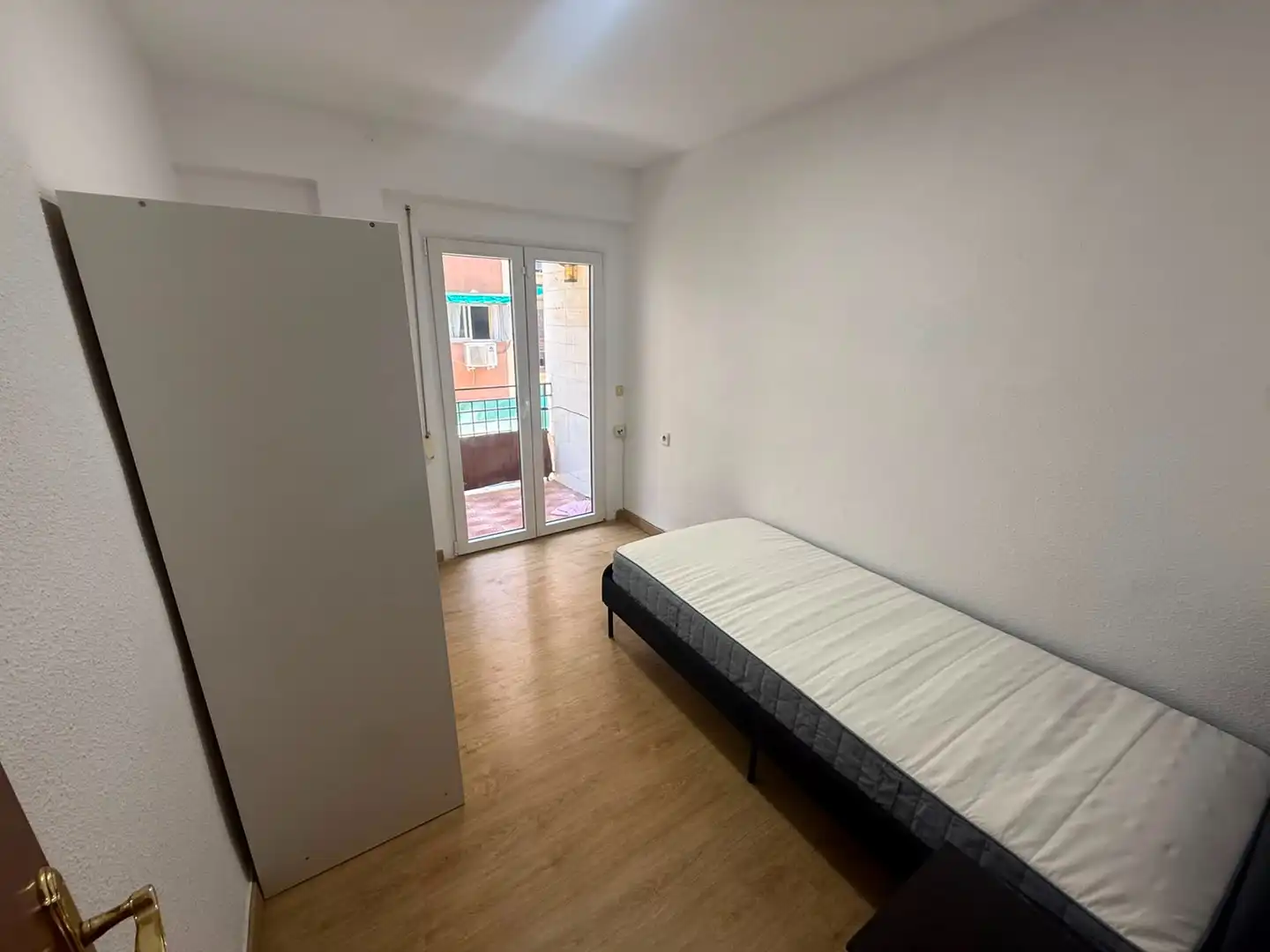Schlafzimmer von Wohnung zur Miete in Alicante / Alacant mit Möbliert, Ofen und Waschmaschine