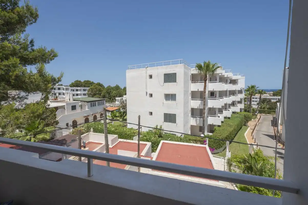 Vista exterior de Pis en venda en Sant Josep de sa Talaia amb Aire condicionat, Calefacció i Jardí privat