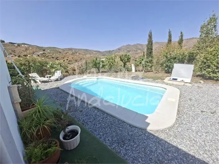 Casa rústica amb piscina en venda a El Borge