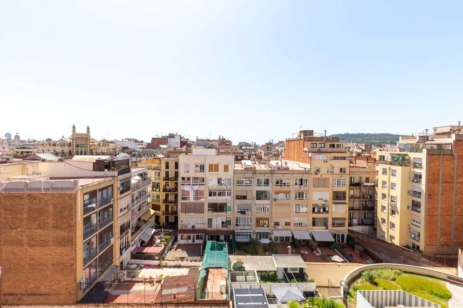 Vista exterior de Piso en venta en Barcelona con Aire acondicionado, Calefacción y Terraza