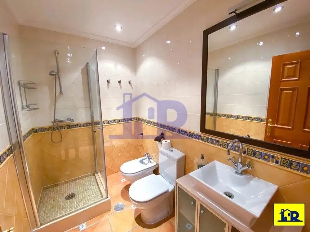 Bathroom of Houses for sale in Arcas del Villar  with Air Conditioner, Heating and Terrace