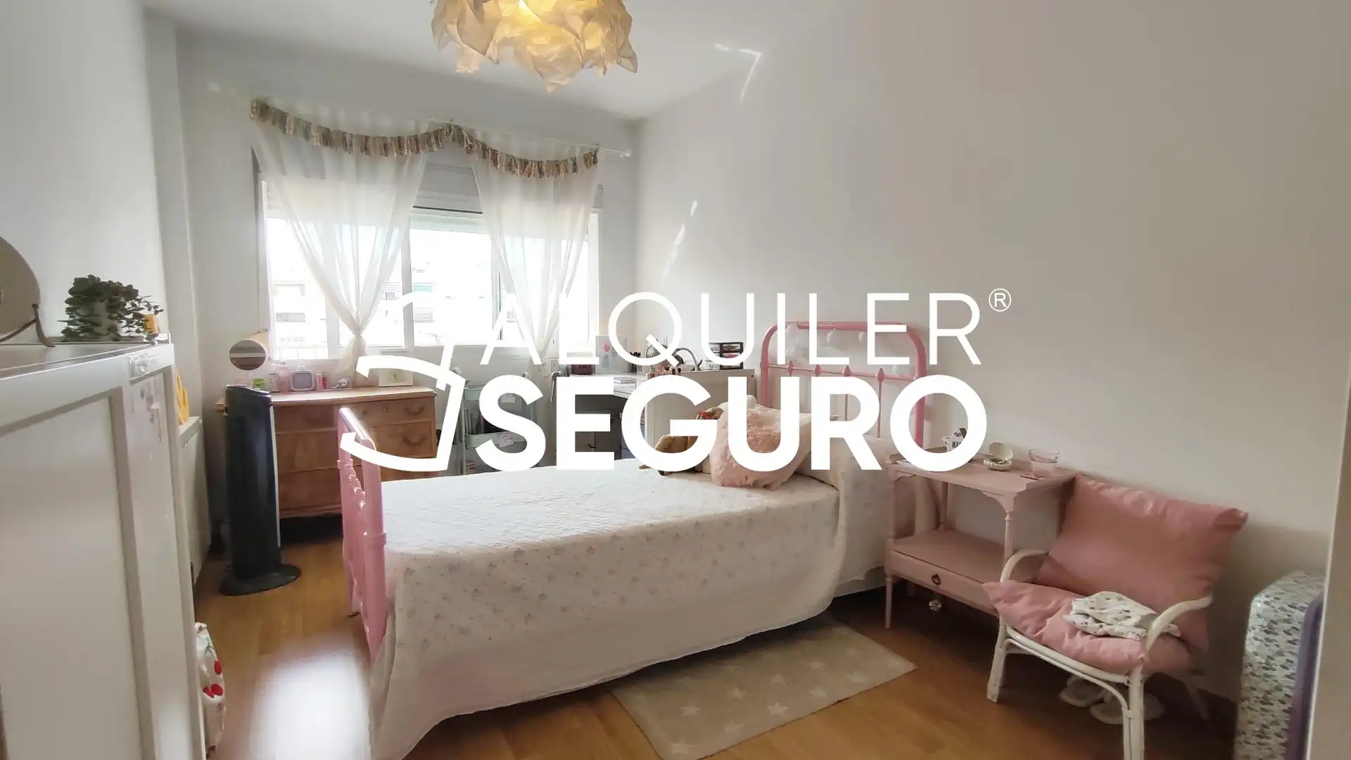 Bedroom of Flat for rent in Valencia  with Air Conditioner, Heating and Terrace