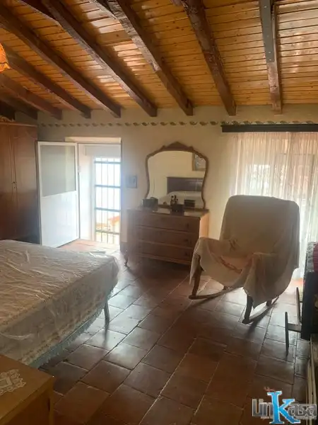 Dormitori de Casa o xalet en venda en Linares amb Terrassa i Balcó