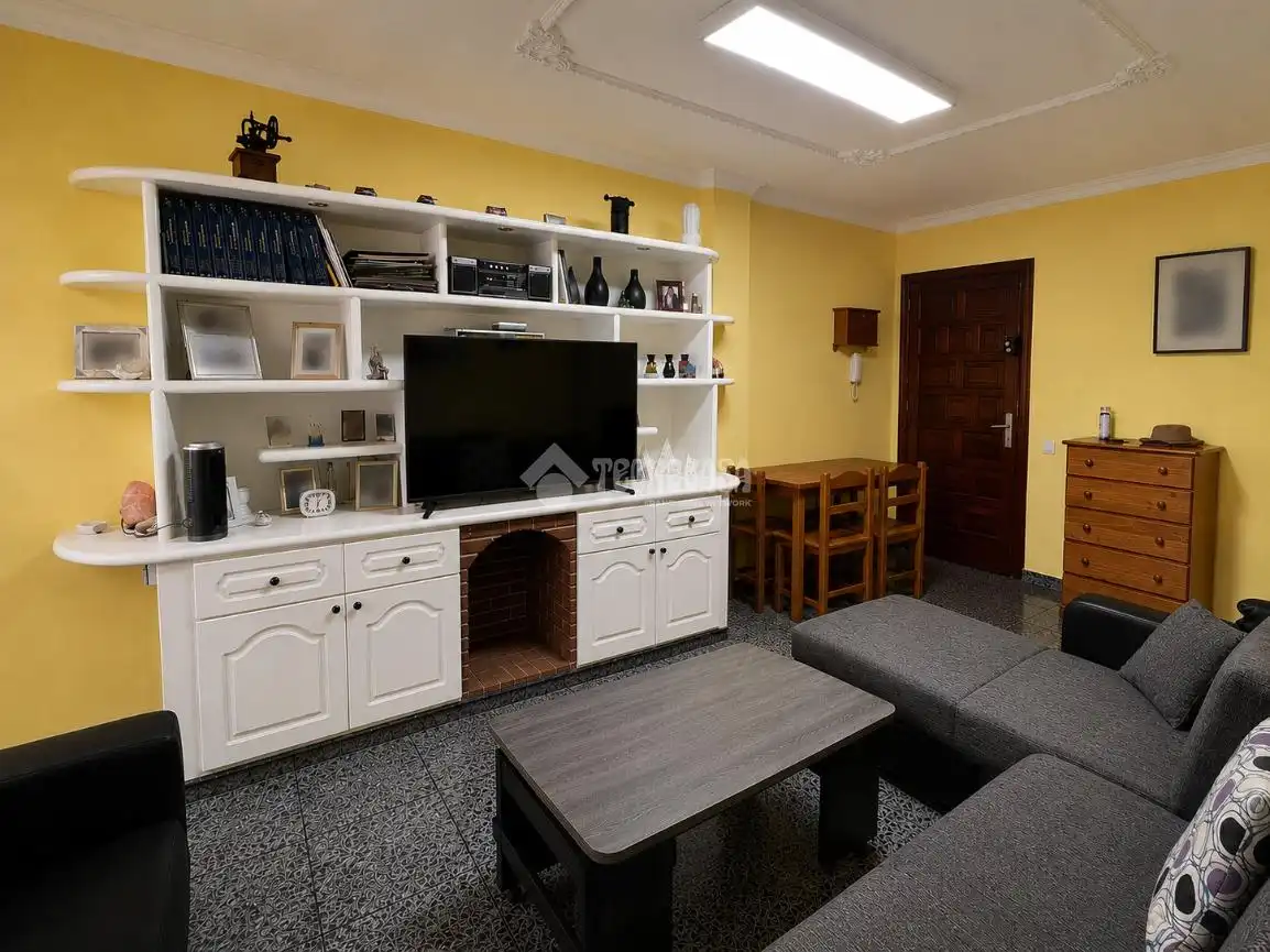 Sala d'estar de Pis en venda en San Bartolomé de Tirajana amb Aire condicionat i Balcó