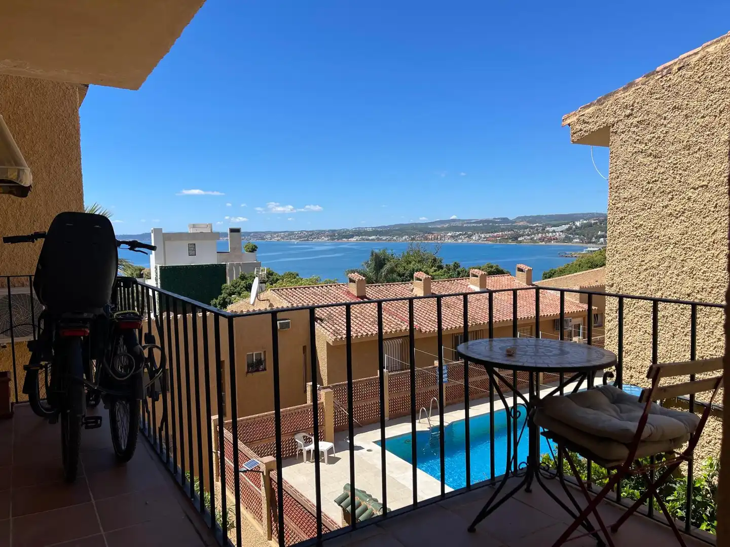 Terrassa de Apartament en venda en Estepona amb Terrassa, Piscina i Piscina comunitària