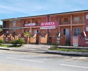 Vista exterior de Casa o xalet en venda en Pedroso de Acim amb Jardí privat